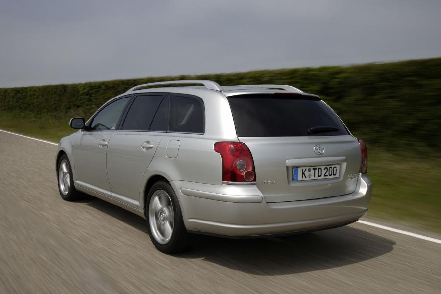  Toyota Avensis Wagon 2006 года  (фото 61 из 71)
